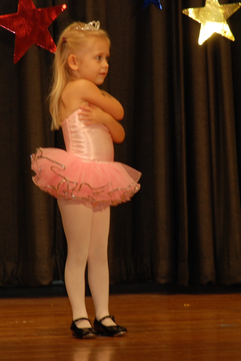 2012/05(May)/Sydney's Dance Recital/800x600_2012-05-12-Sydney's Recital-23.jpg